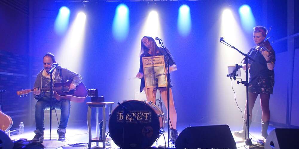 Photo de l'article : Black Cat Bones